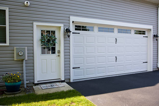 24/7 Emergency Garage Door Panel Replacement experts in Brockway, PA